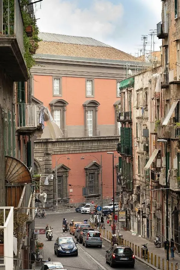 Una Stanza Al Museo Naples